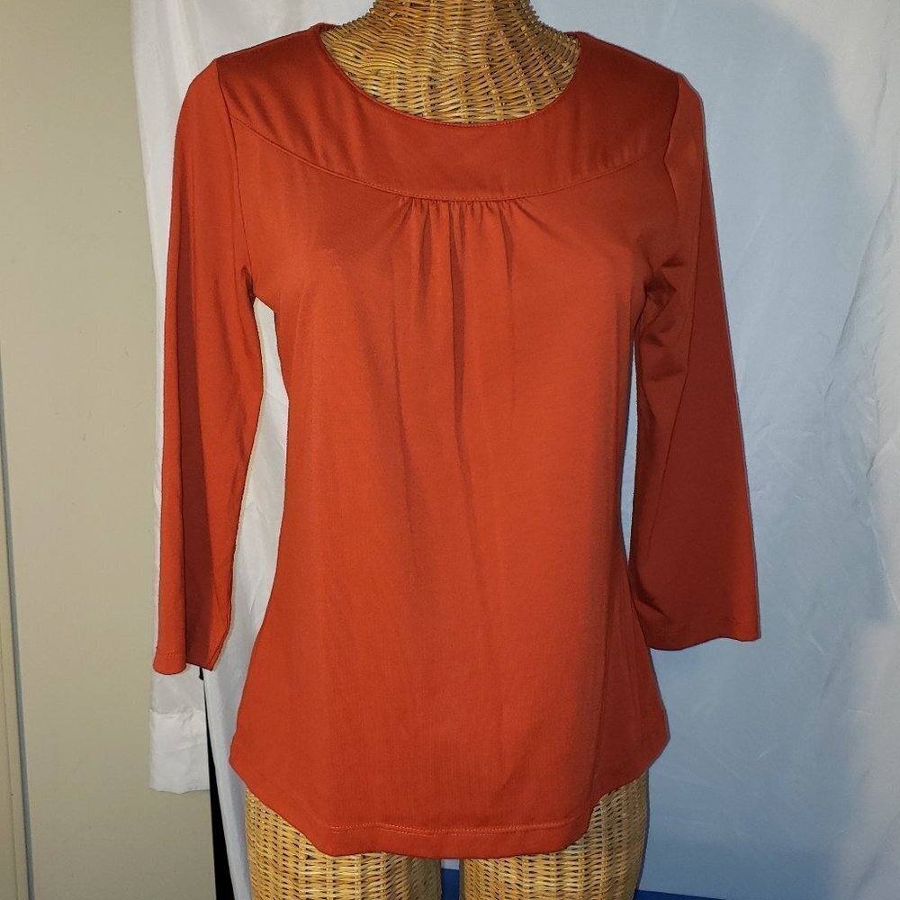 Ladies DEBBIE MORGAN 3/4 Length Sleeve w/Gathered Neckline in Rust - S